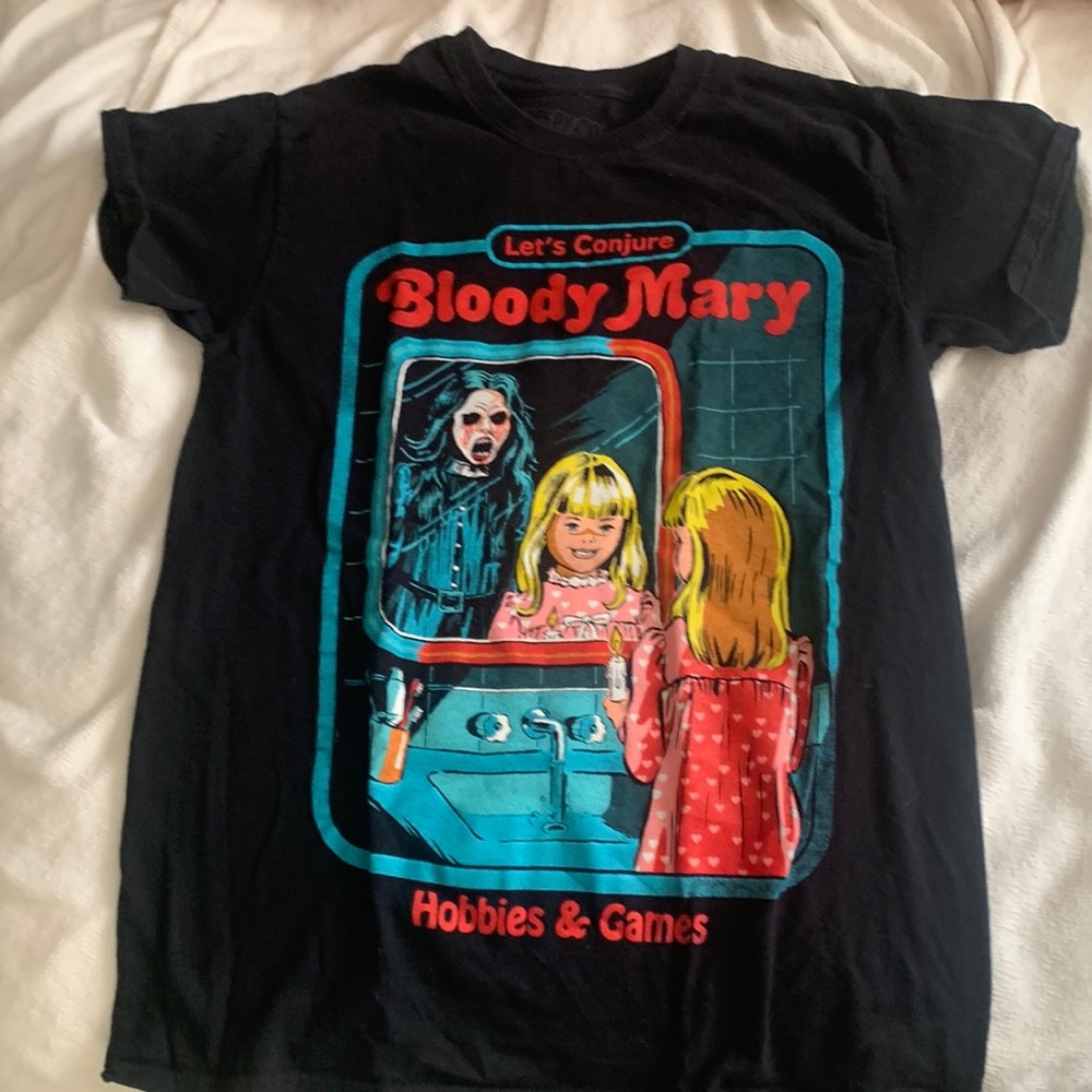 Small black t-shirt